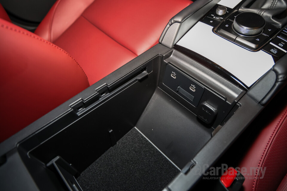 Mazda 3 Hatchback BP (2019) Interior