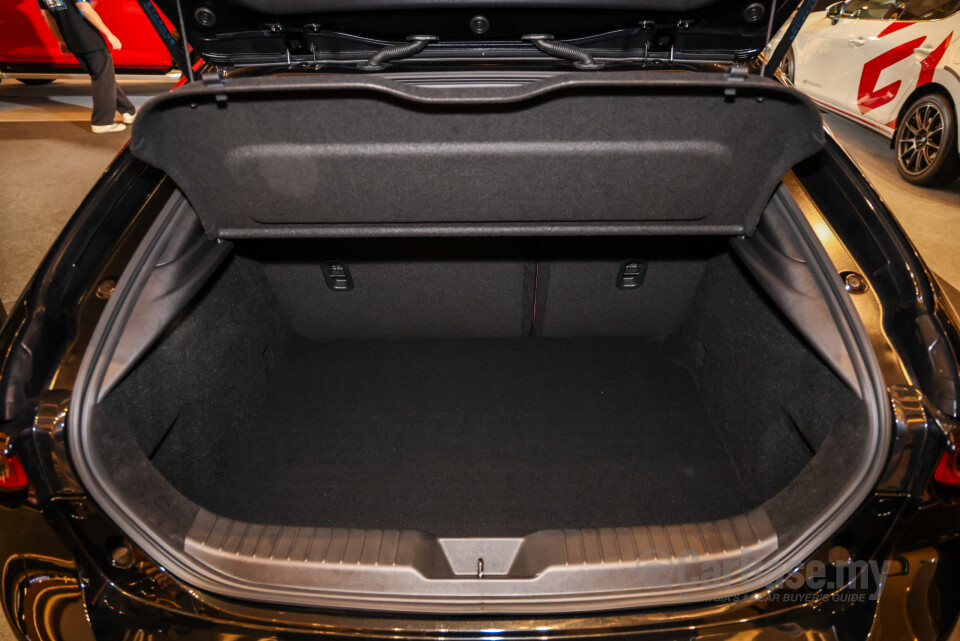 Mazda 3 Hatchback BP (2019) Interior