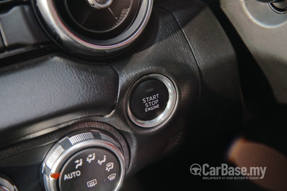 Mazda MX-5 ND (2015) Interior