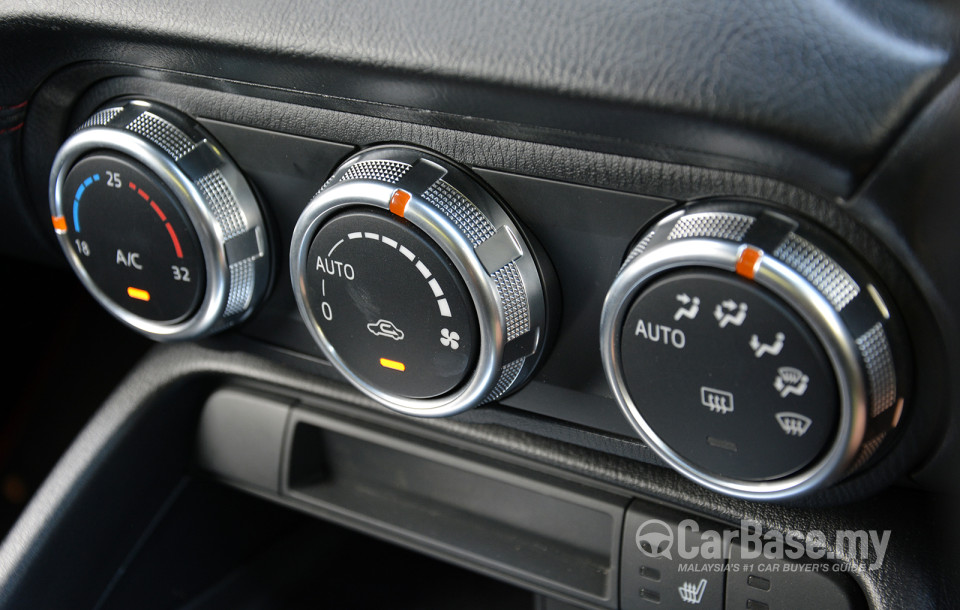 Mazda MX-5 ND (2015) Interior