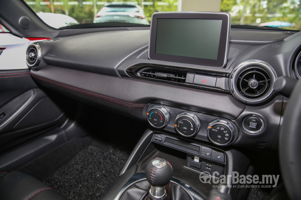 Mazda MX-5 ND (2015) Interior
