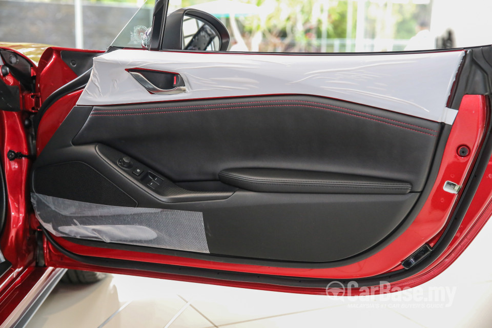 Mazda MX-5 ND (2015) Interior
