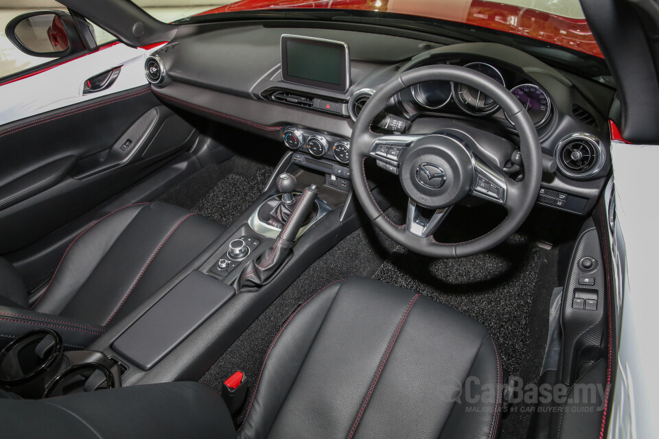 Perodua Aruz D38L (2019) Interior