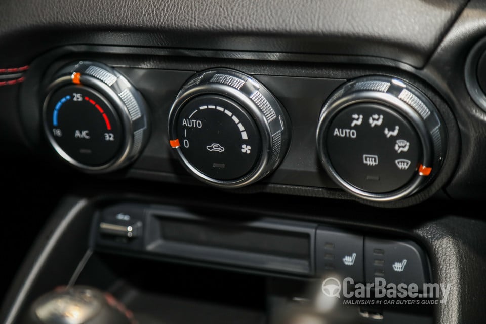 Mazda MX-5 ND (2015) Interior
