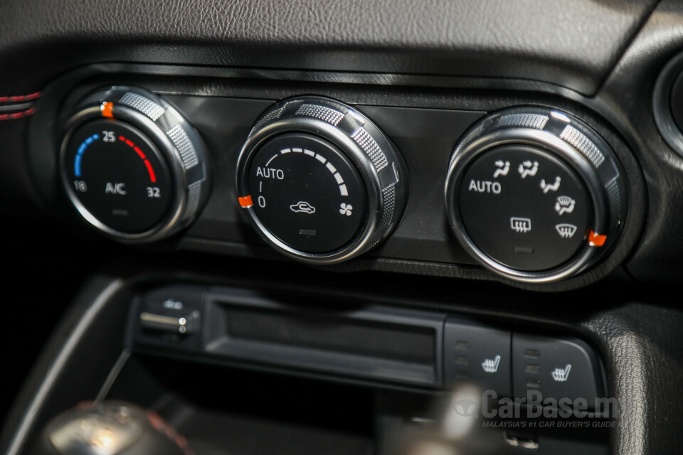 Mitsubishi ASX Mk1 Facelift (2013) Interior