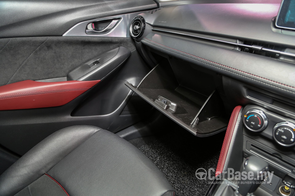Mazda CX-3 DK (2015) Interior