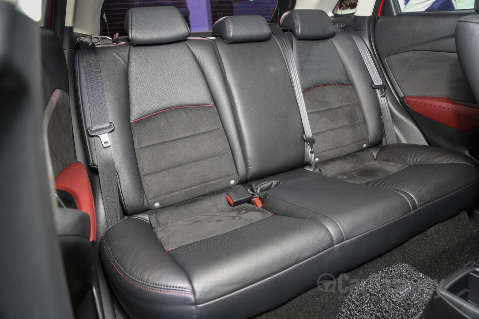 Perodua Aruz D38L (2019) Interior