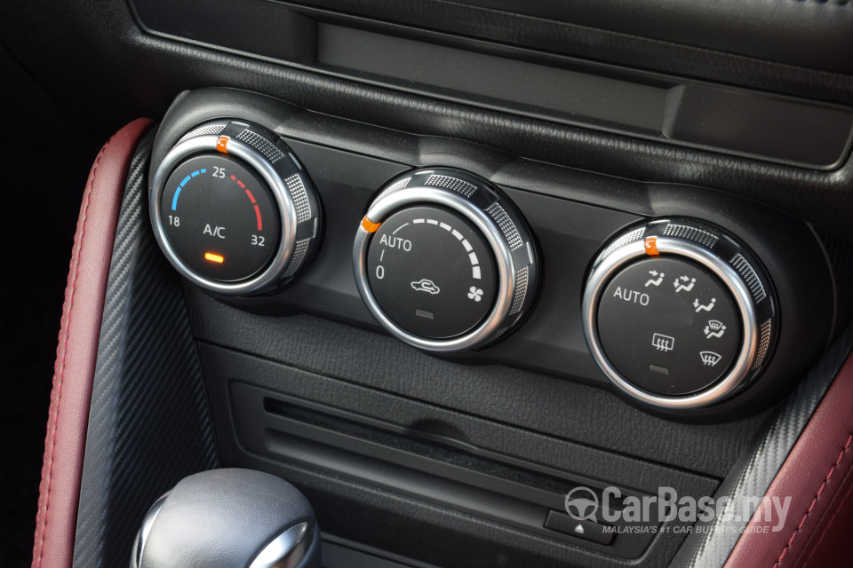 Mazda CX-3 DK (2015) Interior