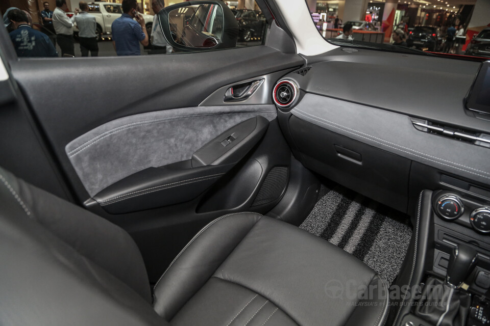 Proton Exora Mk1 RC (2019) Interior