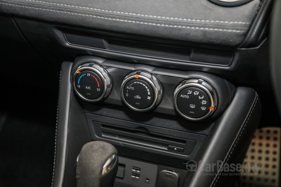 Mercedes-Benz SLC R172 Facelift (2016) Interior