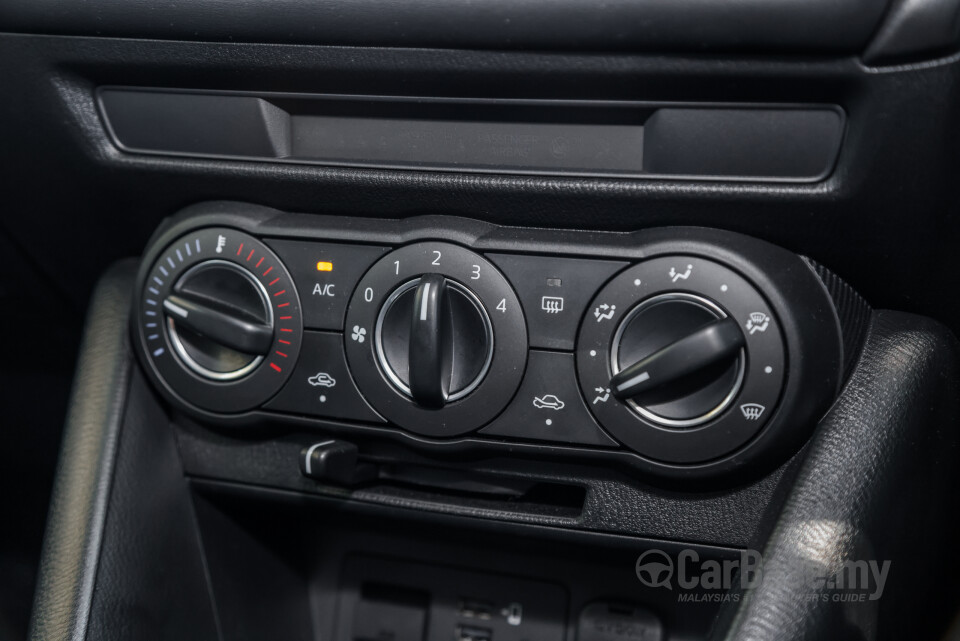 Mazda CX-3 DK Facelift (2018) Interior