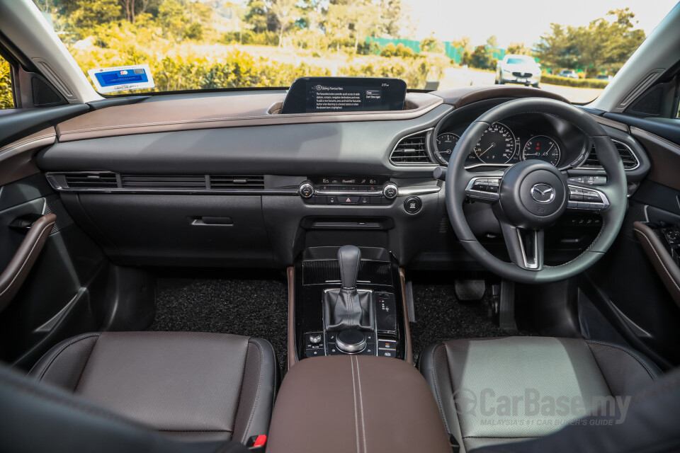 Perodua Aruz D38L (2019) Interior