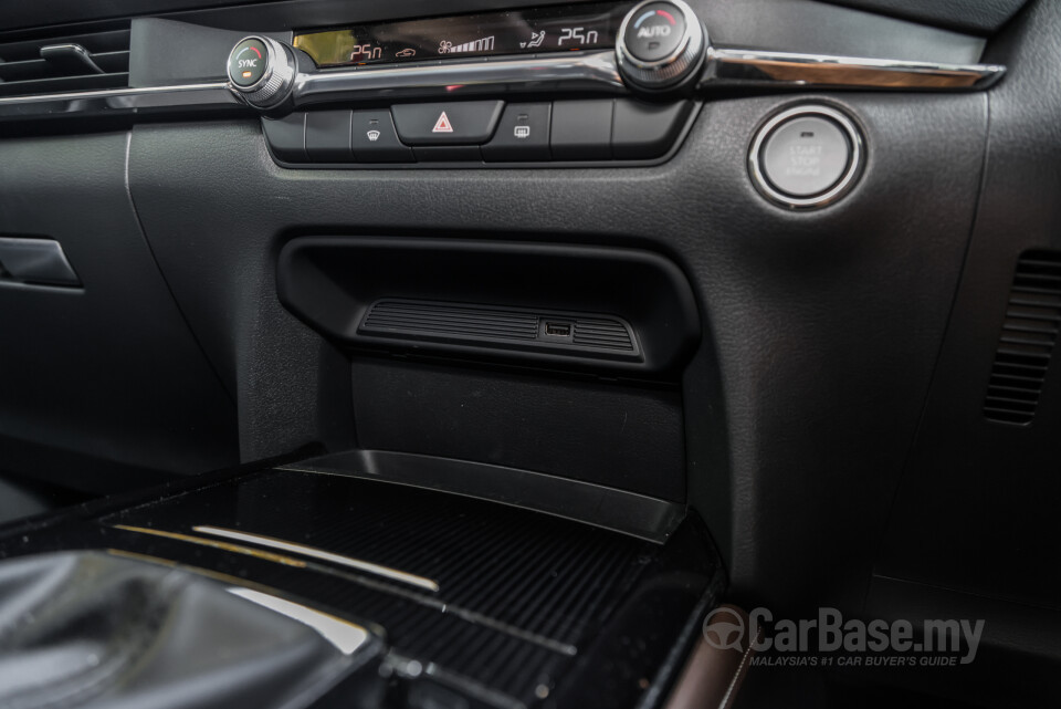 Mazda CX-30 DM (2020) Interior