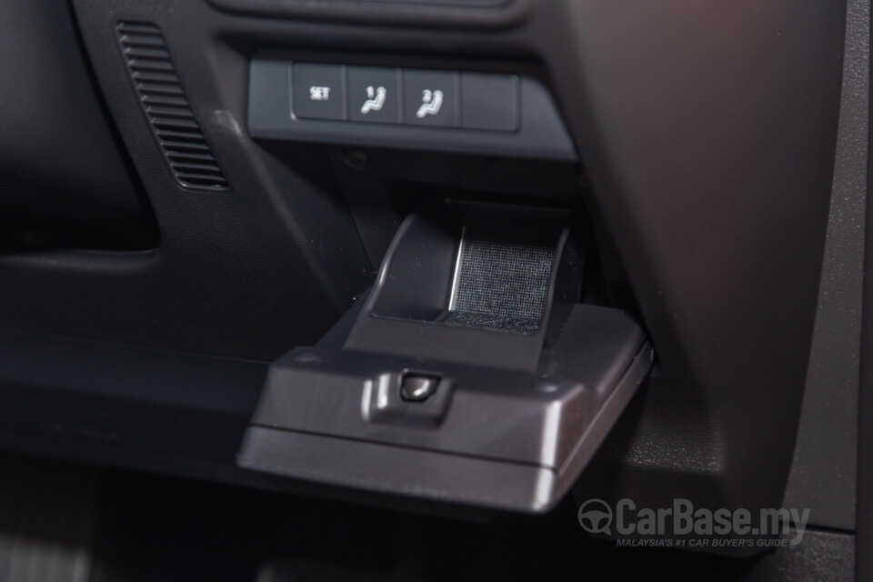 Mazda MX-30 DR (2022) Interior