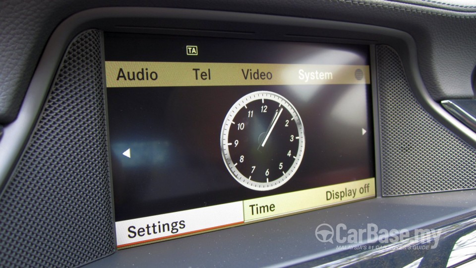 Mercedes-Benz CLS C218 (2012) Interior