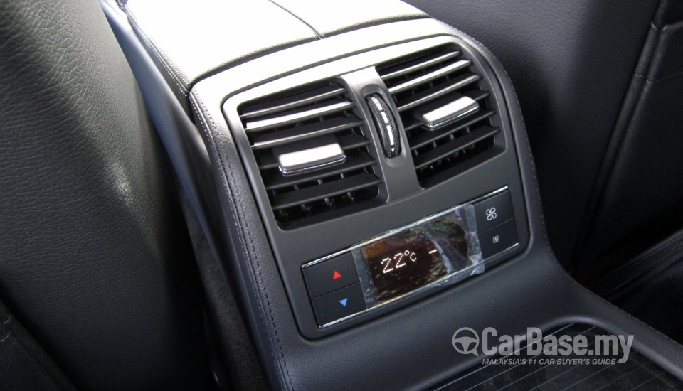 Mercedes-Benz CLS C218 (2012) Interior