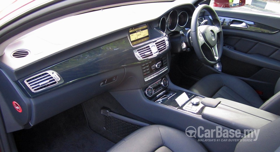 Mercedes-Benz CLS C218 (2012) Interior