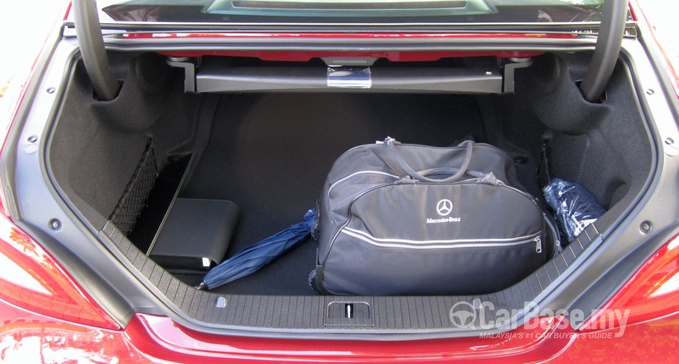 Mercedes-Benz CLS C218 (2012) Interior
