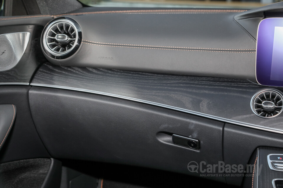 Chevrolet Cruze J300 (2012) Interior