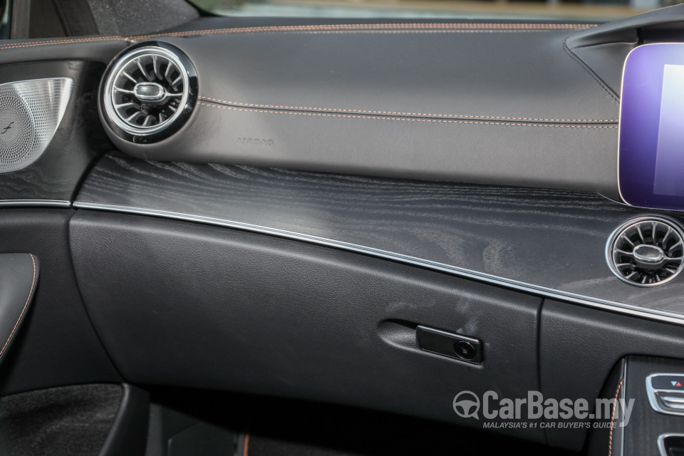 Mercedes-Benz CLS C257 (2018) Interior
