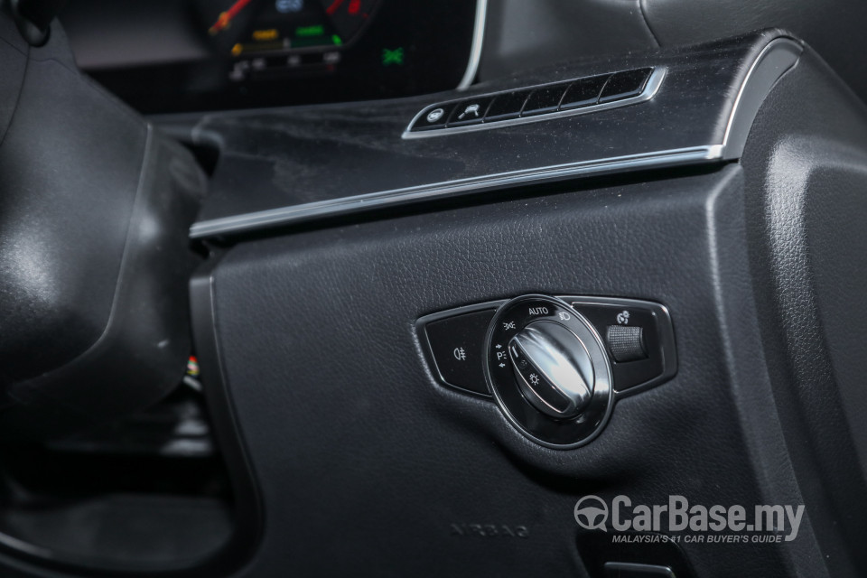 Mercedes-Benz CLS C257 (2018) Interior