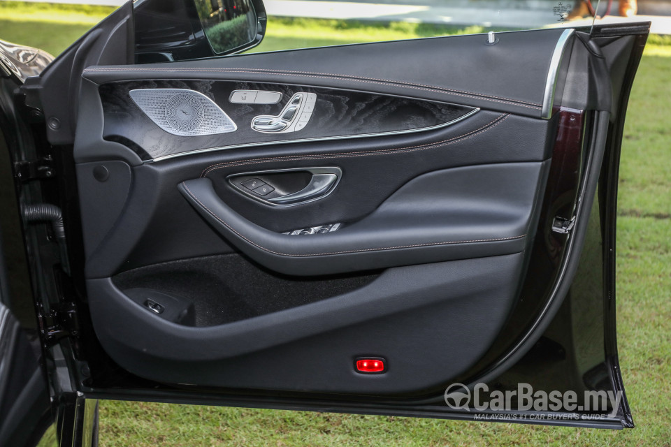 Mercedes-Benz CLS C257 (2018) Interior