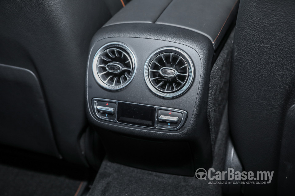 Mercedes-Benz CLS C257 (2018) Interior