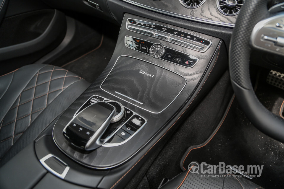 Mercedes-Benz CLS C257 (2018) Interior