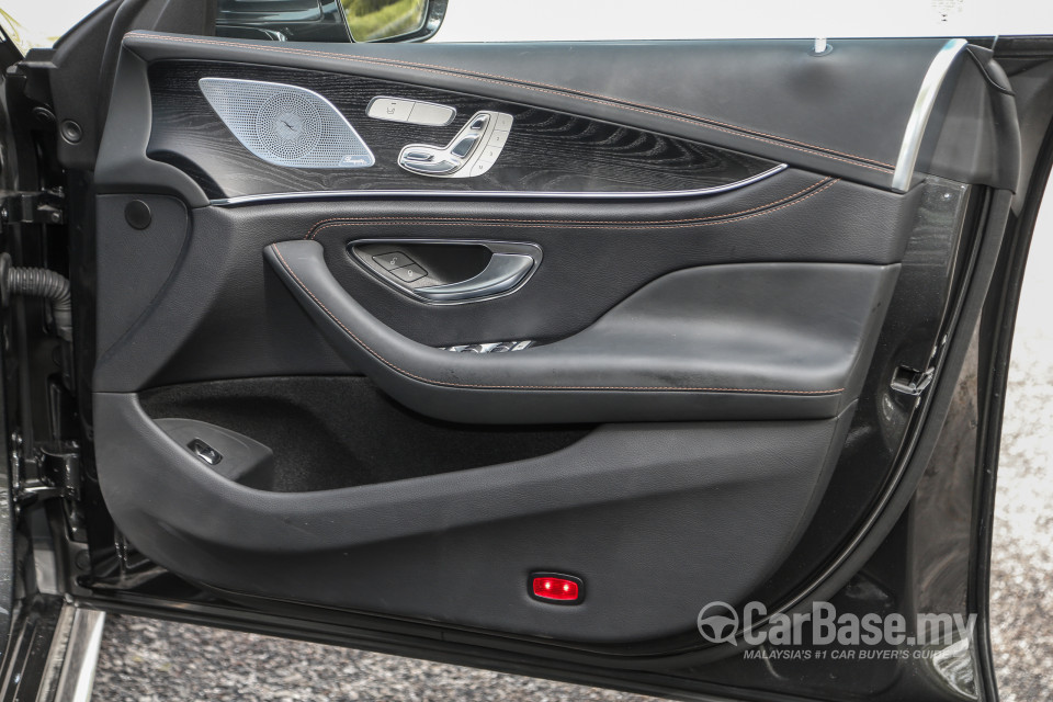 Mercedes-Benz CLS C257 (2018) Interior