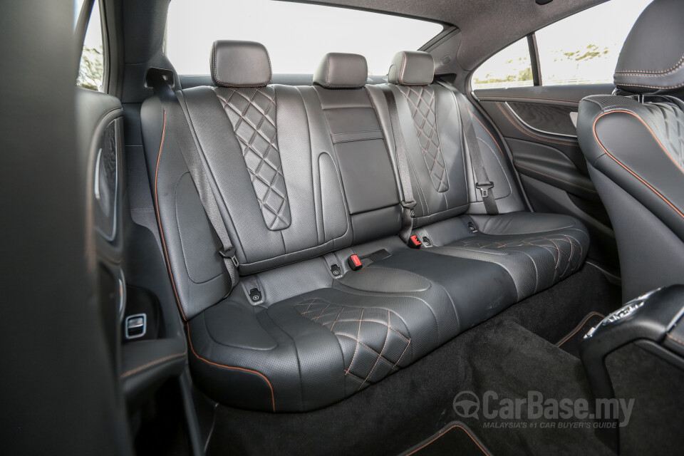 Toyota Innova AN140 (2016) Interior