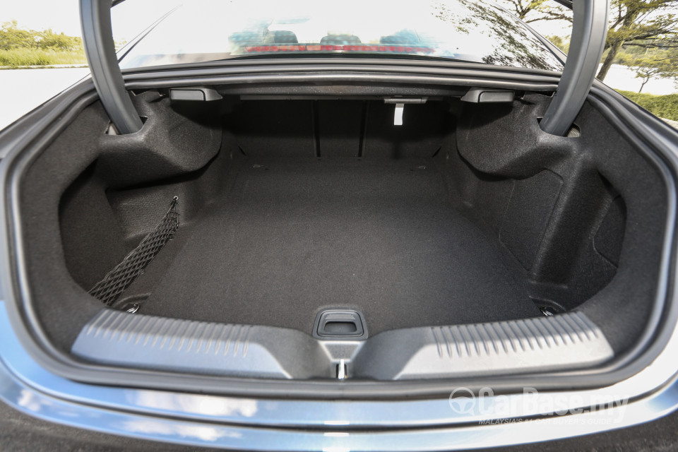 Mercedes-Benz CLS C257 (2018) Interior