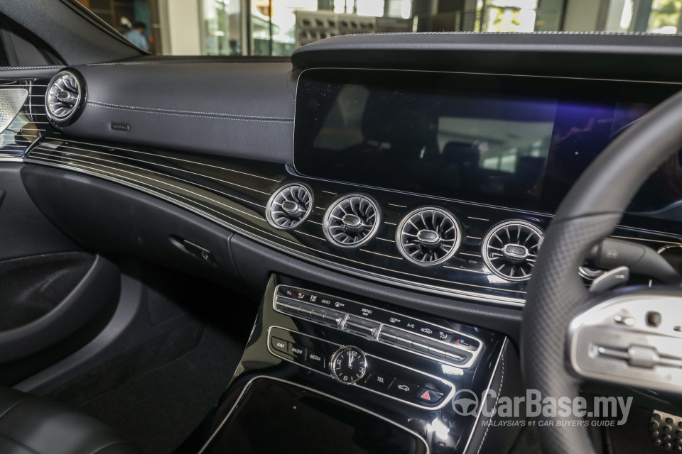 Mercedes-Benz CLS C257 (2018) Interior
