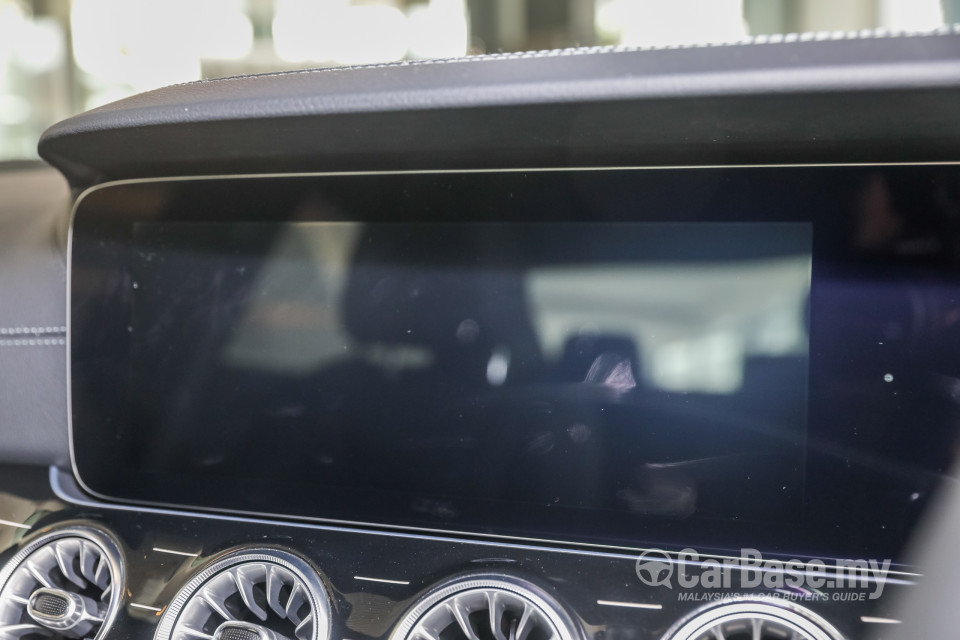 Mercedes-Benz CLS C257 (2018) Interior