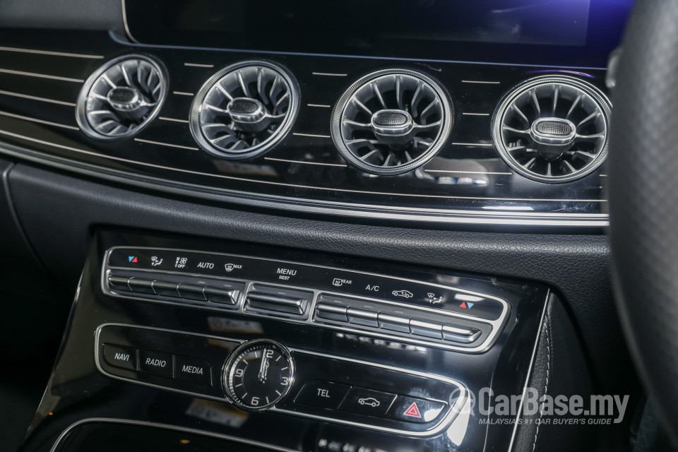 Mercedes-Benz CLS C257 (2018) Interior