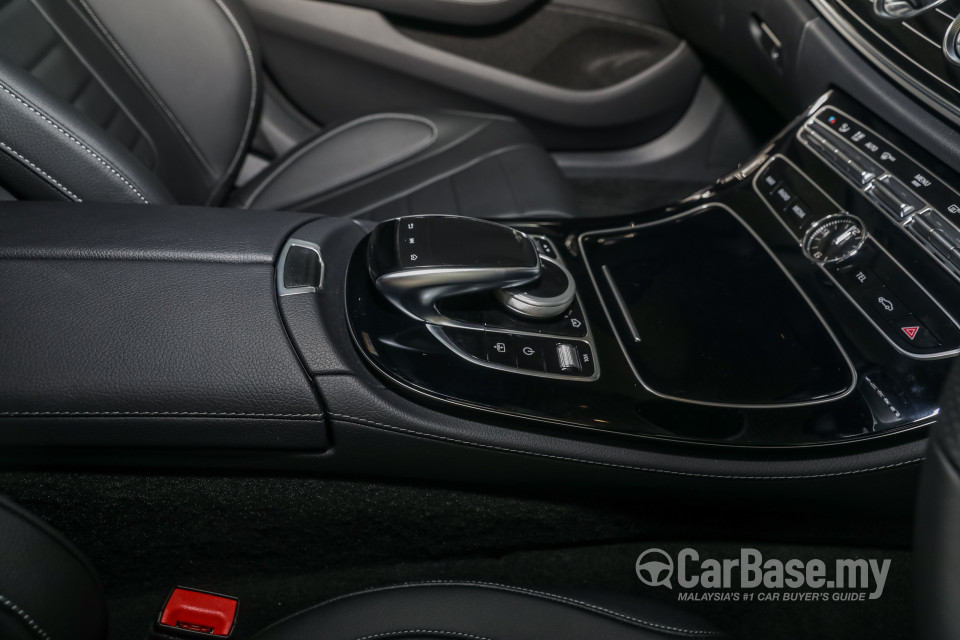 Mercedes-Benz CLS C257 (2018) Interior