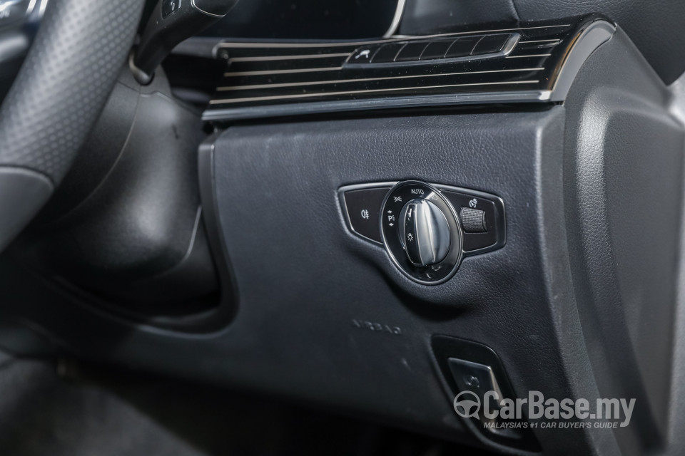 Mercedes-Benz CLS C257 (2018) Interior