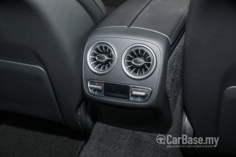 Mercedes-Benz CLS C257 (2018) Interior