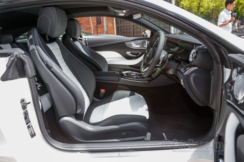 Toyota Innova AN140 (2016) Interior