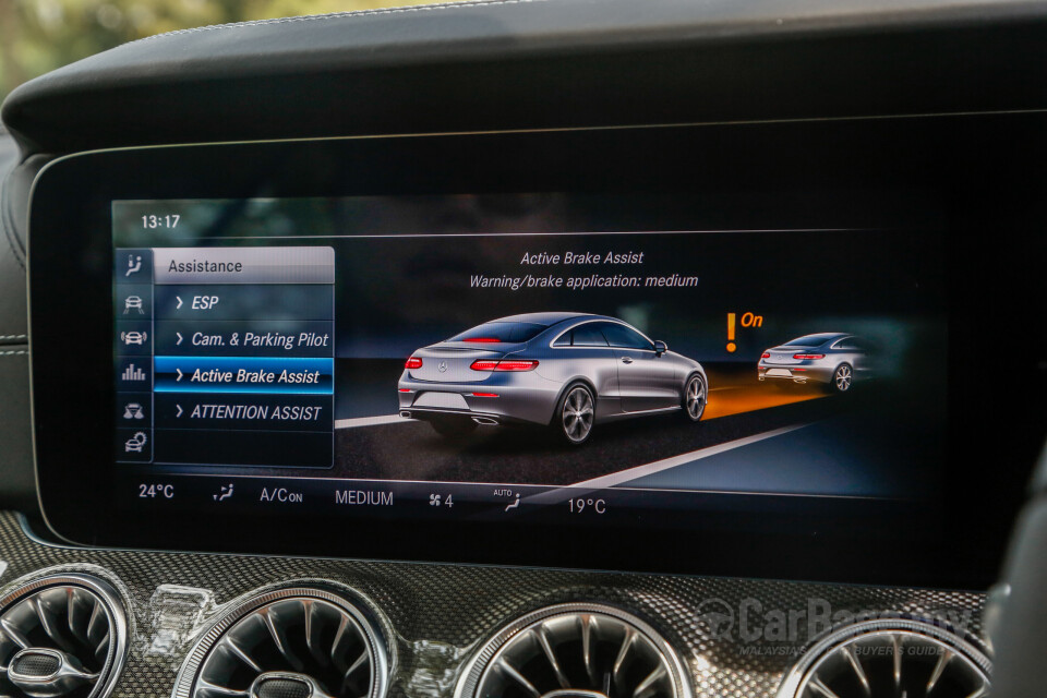 Mercedes-Benz SLC R172 Facelift (2016) Interior