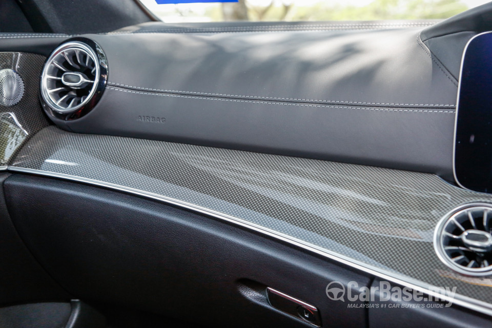 Mercedes-Benz E-Class Coupe C238 (2017) Interior
