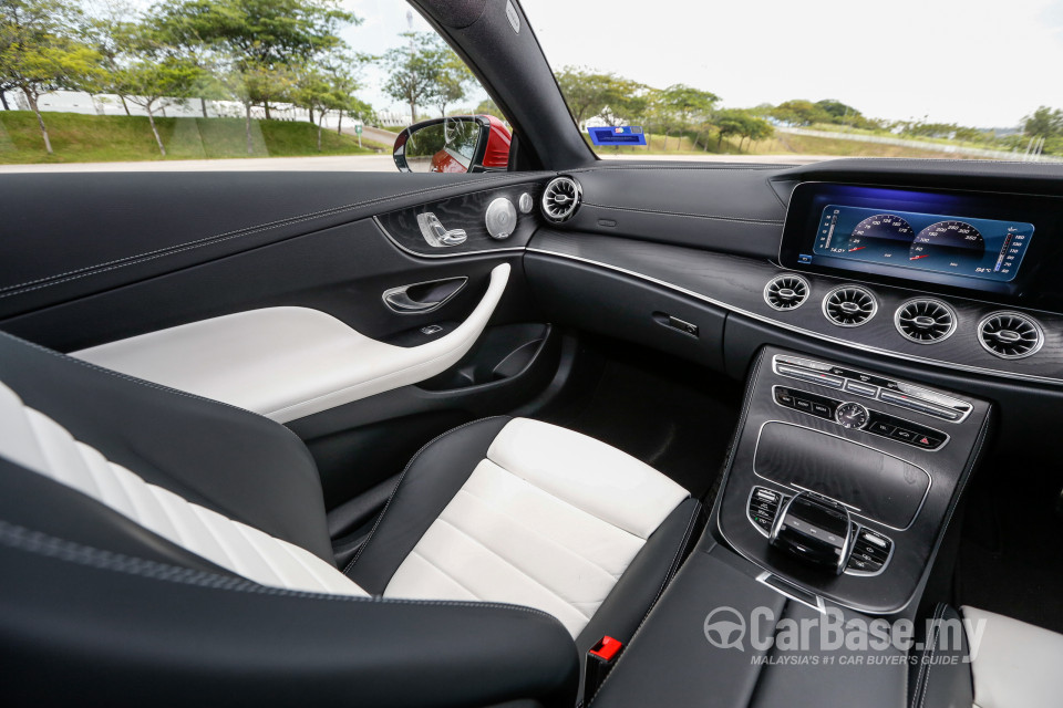 Mercedes-Benz E-Class Coupe C238 (2017) Interior