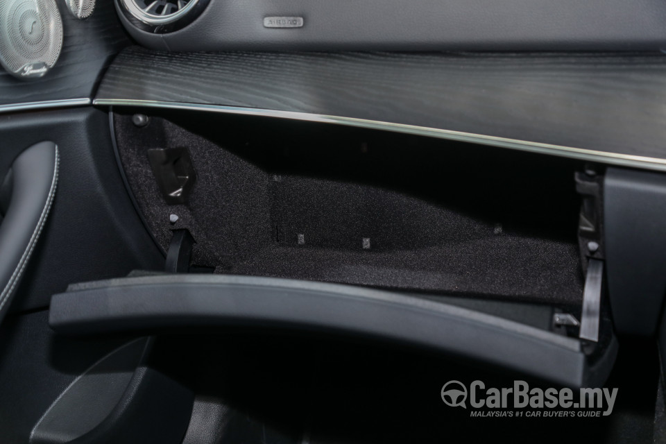 Mercedes-Benz E-Class Coupe C238 Facelift (2021) Interior