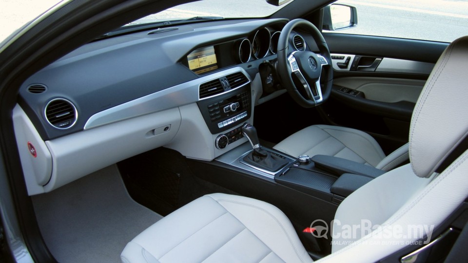 Mercedes-Benz C-Class Coupe C204 Facelift (2012) Interior