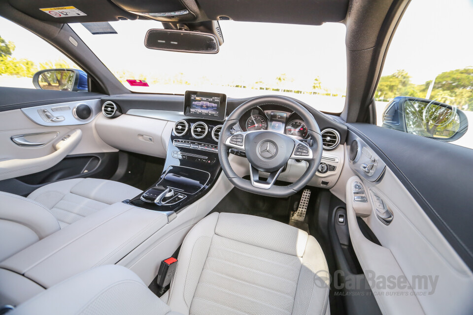 Kia Stinger CK (2018) Interior