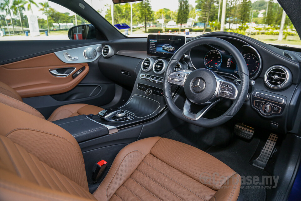 Proton Exora Mk1 RC (2019) Interior