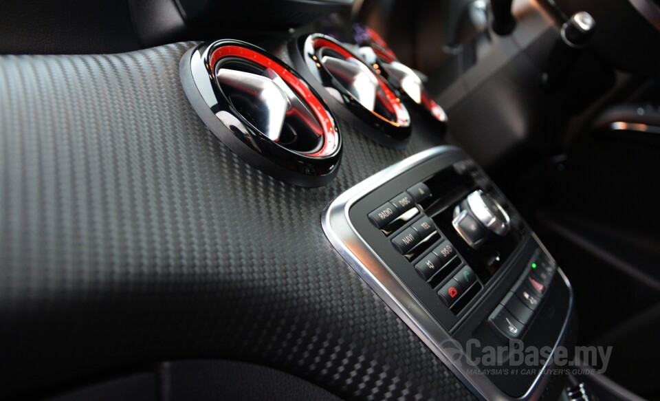 Mercedes-Benz SLC R172 Facelift (2016) Interior