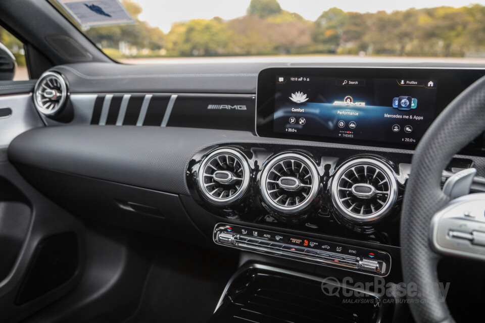 Mercedes-Benz SLC R172 Facelift (2016) Interior