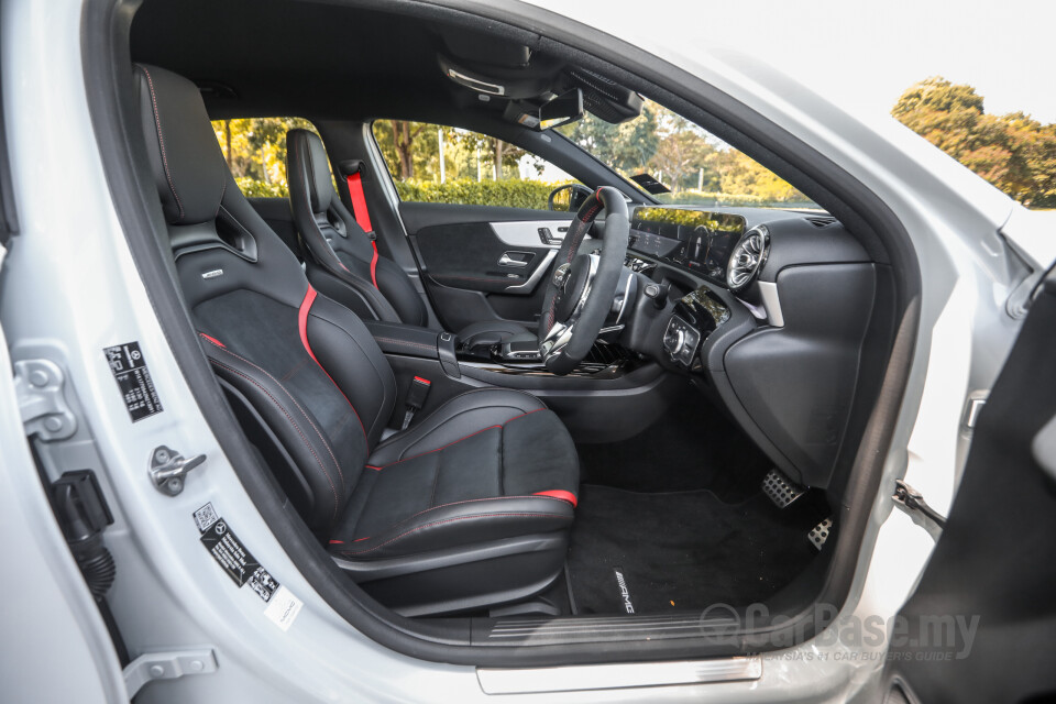 Kia Picanto JA (2018) Interior