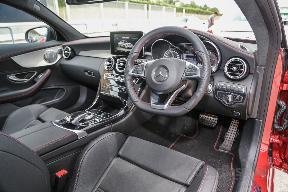 Audi A4 B9 (2016) Interior