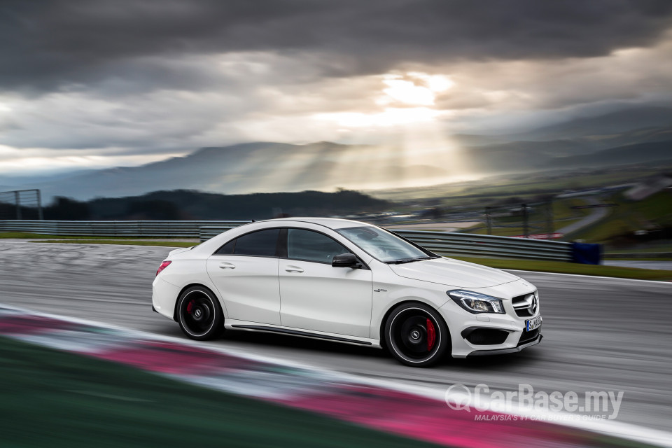 Mercedes-Benz AMG CLA C117 (2014) Exterior